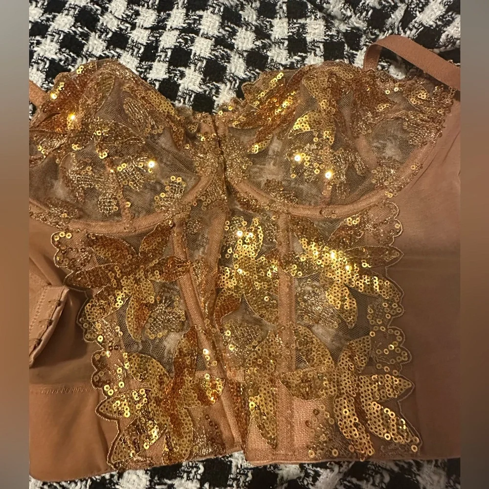 32DD Victoria’s secret ziggy glam gold sequin bra top - Picture 2 of 10